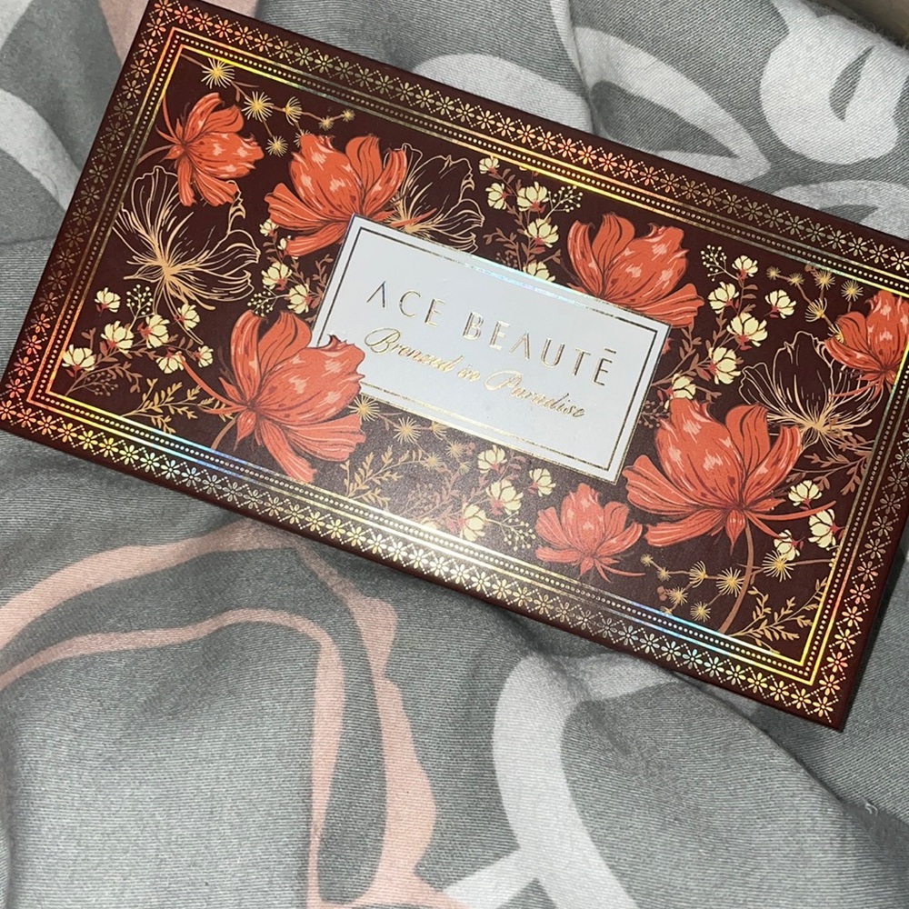 ACE BEAUTÈ Blushed in Paradise Palette